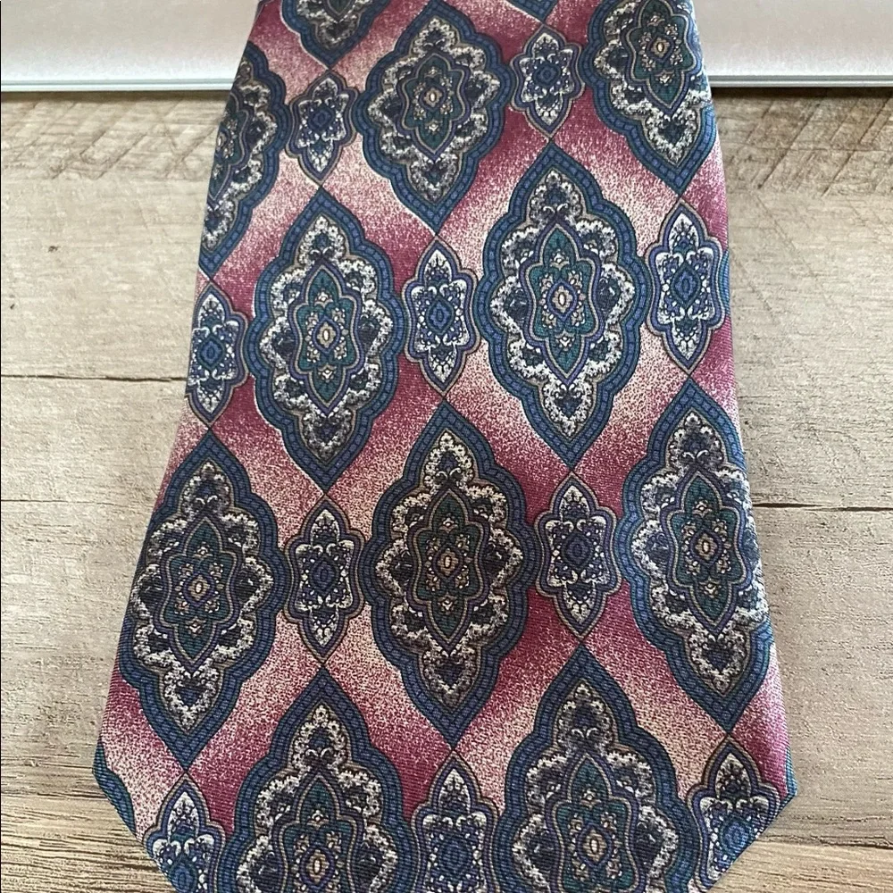 100% silk tie.